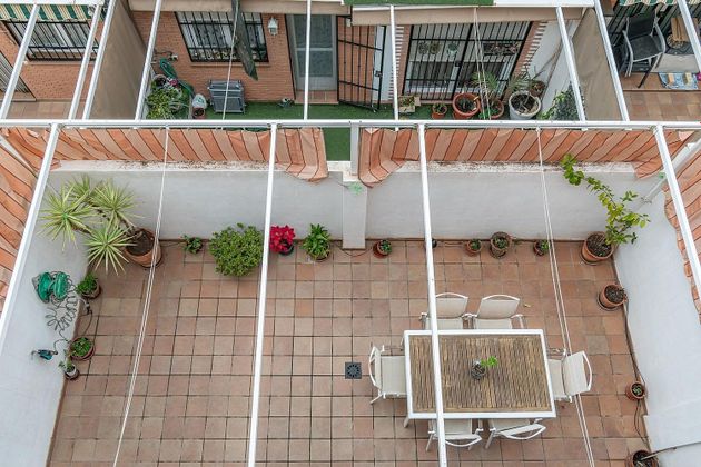 Foto 2 de Venta de casa en Cervantes de 4 habitaciones con terraza y garaje