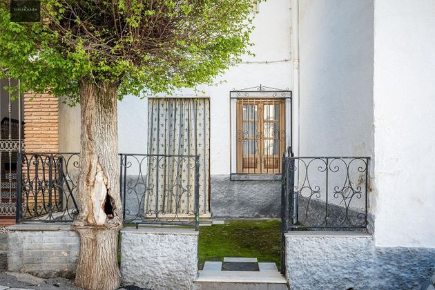 Foto 2 de Casa adossada en venda a Cogollos de la Vega de 6 habitacions amb terrassa i jardí