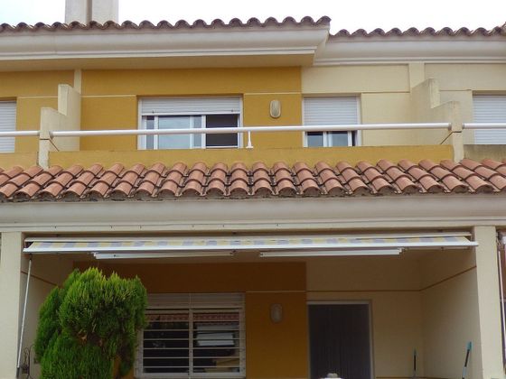 Foto 2 de Casa adosada en venta en Playa de Almazora-Ben Afeli de 3 habitaciones con terraza y piscina