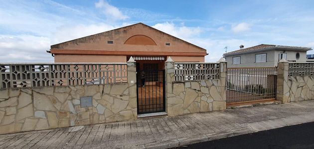 Foto 2 de Venta de chalet en Bonavista - Lago de San Lorenzo de 5 habitaciones con terraza y piscina
