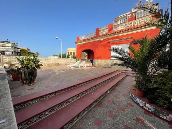 Foto 1 de Xalet en venda a El Faro - El Dossel de 5 habitacions amb terrassa i piscina