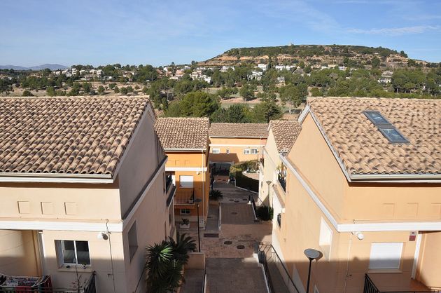 Foto 2 de Dúplex en venda a urbanización Bosque de 4 habitacions amb terrassa i piscina