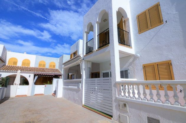 Foto 2 de Casa en venda a calle Oriola de 3 habitacions amb terrassa i garatge
