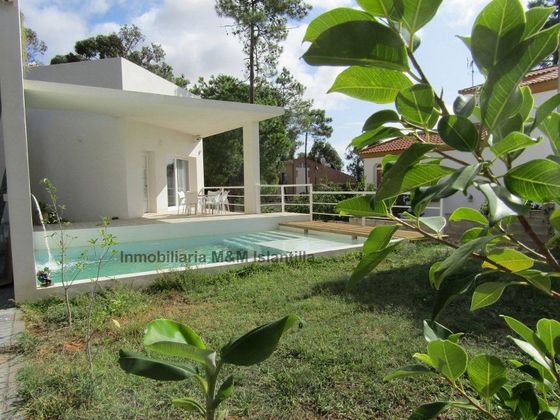 Foto 2 de Chalet en venta en Isla Cristina ciudad de 3 habitaciones con terraza y piscina
