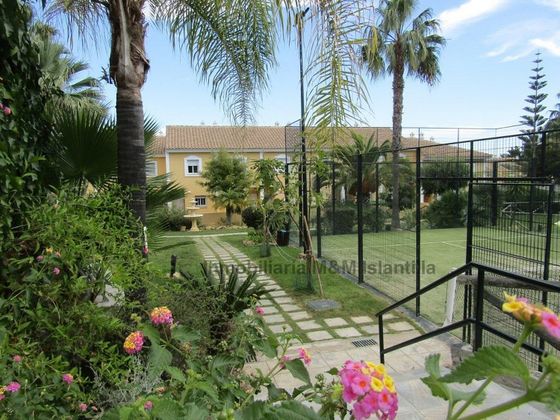 Foto 2 de Casa adossada en venda a La Antilla - Islantilla de 4 habitacions amb terrassa i piscina