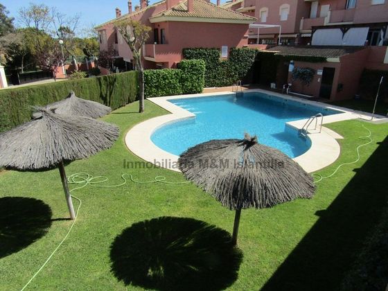 Foto 2 de Ático en venta en Urbasur - Islantilla de 2 habitaciones con terraza y piscina