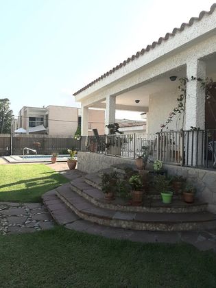 Foto 2 de Chalet en venta en El Grao de 5 habitaciones con terraza y piscina