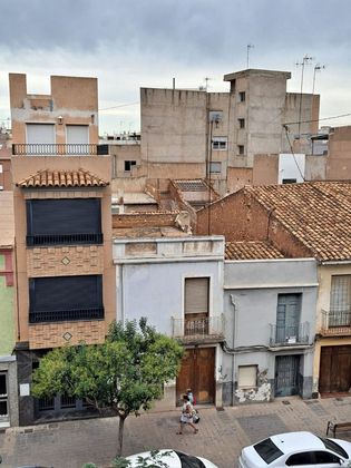 Foto 2 de Casa rural en venta en Centro - Villarreal de 4 habitaciones con terraza