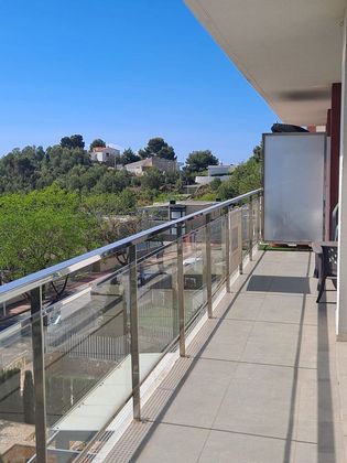 Foto 2 de Pis en venda a calle Carrasca de 3 habitacions amb terrassa i piscina
