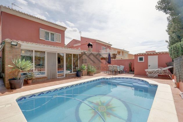 Foto 1 de Xalet en venda a Rascanya de 3 habitacions amb terrassa i piscina