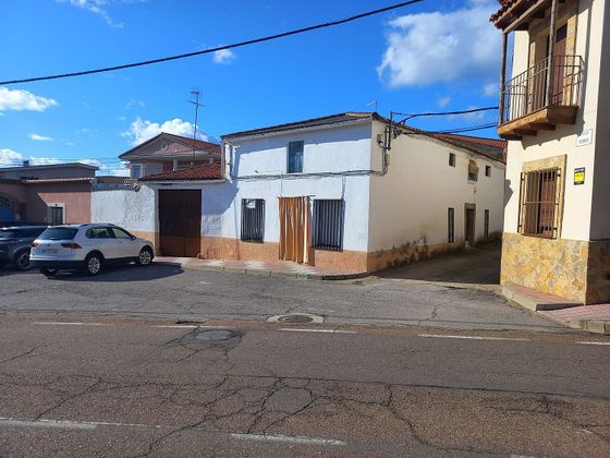 Foto 1 de Casa en venda a calle Perdiz de 5 habitacions i 315 m²