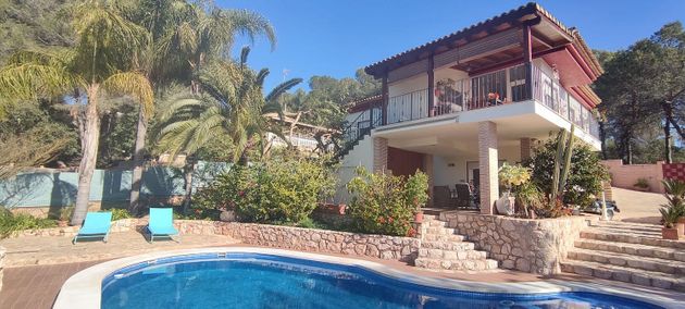 Foto 1 de Xalet en venda a calle Puig Gros de 3 habitacions amb terrassa i piscina