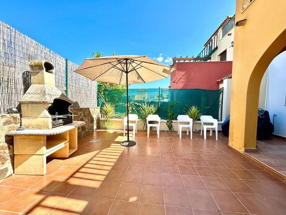 Foto 2 de Casa en venta en calle Jorge Guillen de 3 habitaciones con terraza y piscina