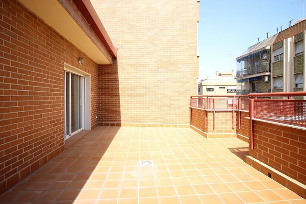 Foto 2 de Venta de ático en calle Del Doctor Ferran de 4 habitaciones con terraza y aire acondicionado