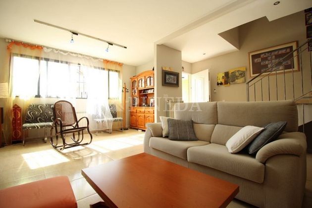 Foto 2 de Casa en venda a plaza Jacint Piquer de 4 habitacions amb terrassa i garatge