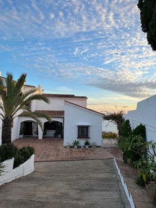 Foto 2 de Venta de casa en El Candado - El Palo de 6 habitaciones con terraza y piscina