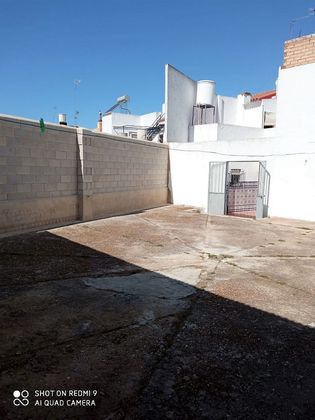 Foto 1 de Venta de casa adosada en Villamanrique de la Condesa de 6 habitaciones con terraza y balcón