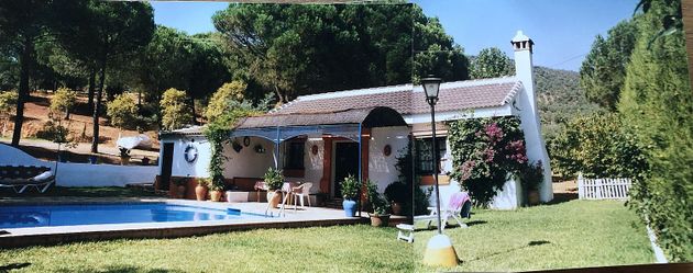 Foto 2 de Xalet en venda a Constantina de 3 habitacions amb piscina i aire acondicionat