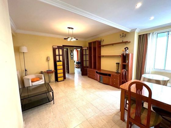 Foto 1 de Piso en venta en Encarnación - Regina de 4 habitaciones con balcón y ascensor