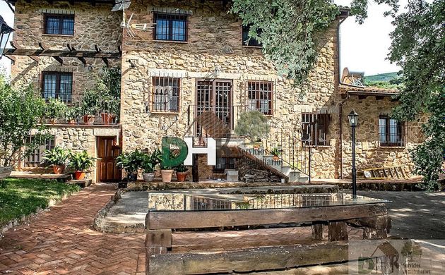 Foto 2 de Xalet en venda a Mohedas de Granadilla de 4 habitacions amb garatge i jardí