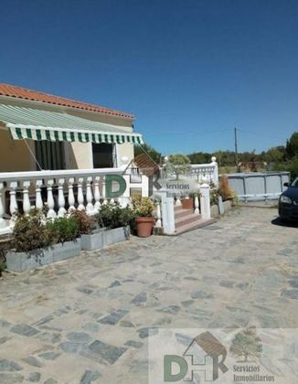 Foto 1 de Xalet en venda a Casar de Cáceres de 4 habitacions amb piscina i garatge