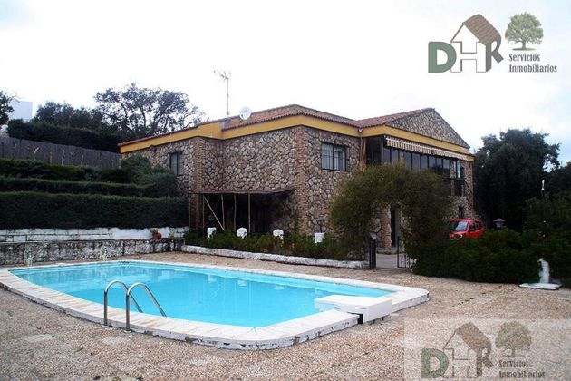 Foto 1 de Xalet en venda a Sierra de Fuentes de 6 habitacions amb terrassa i piscina