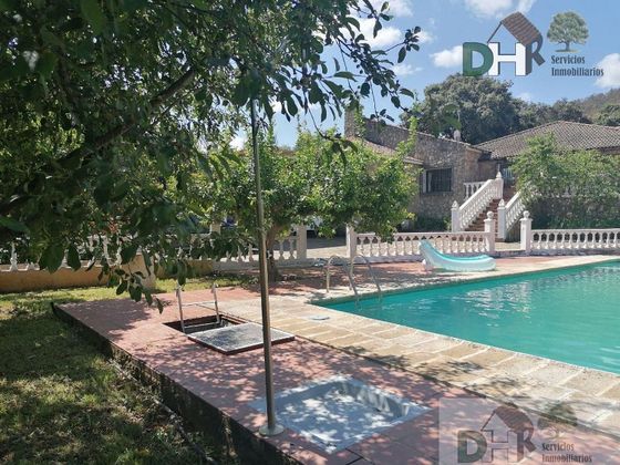 Foto 2 de Xalet en venda a Ciudad Monumental de 4 habitacions amb terrassa i piscina