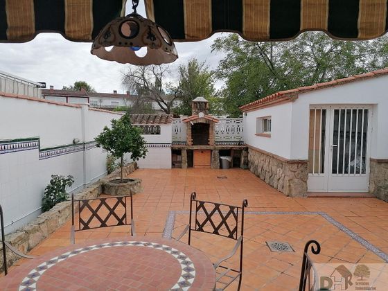 Foto 1 de Casa adossada en venda a Trujillo de 5 habitacions amb jardí i aire acondicionat