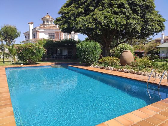 Foto 2 de Xalet en venda a Churriana de 4 habitacions amb terrassa i piscina