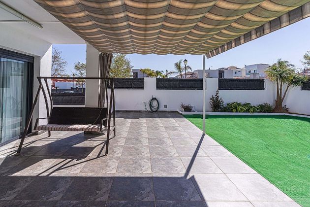 Foto 1 de Venta de chalet en El Tomillar de 4 habitaciones con terraza y piscina