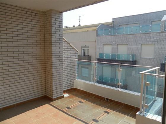 Foto 1 de Àtic en venda a Rafelbuñol/Rafelbunyol de 2 habitacions amb terrassa i piscina