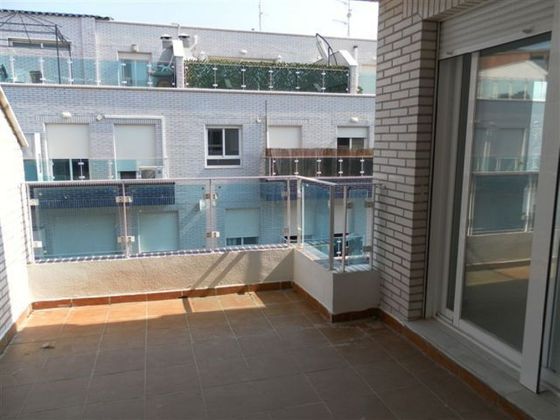 Foto 1 de Alquiler de ático en Rafelbuñol/Rafelbunyol de 2 habitaciones con terraza y piscina