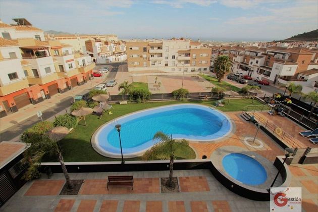 Foto 1 de Piso en venta en Motril pueblo de 3 habitaciones con terraza y piscina