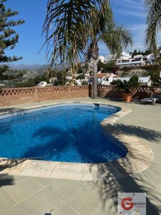 Foto 2 de Casa en venda a Velilla-Taramay de 4 habitacions amb terrassa i piscina