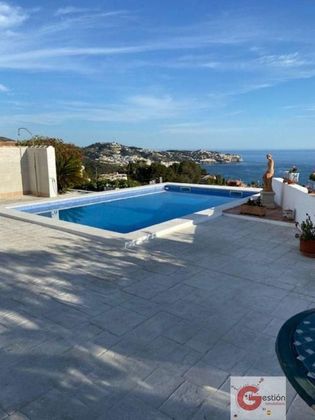 Foto 1 de Venta de casa en La Herradura de 4 habitaciones con terraza y piscina