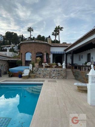 Foto 2 de Casa en venda a La Herradura de 5 habitacions amb terrassa i piscina