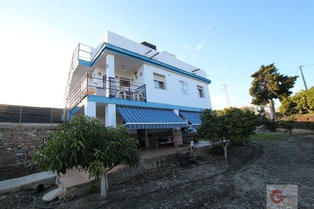 Foto 1 de Casa rural en venta en Salobreña de 5 habitaciones con terraza y balcón