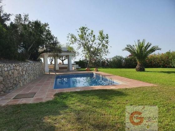 Foto 1 de Casa en venda a La Herradura de 6 habitacions amb terrassa i piscina