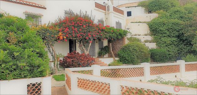 Foto 1 de Casa en venda a Salobreña de 7 habitacions amb terrassa i jardí