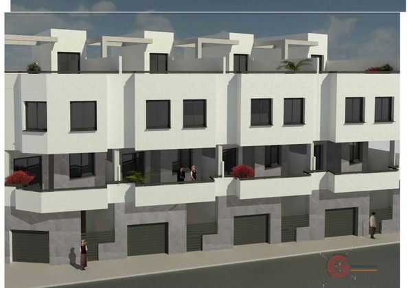 Foto 1 de Dúplex en venta en Motril pueblo de 3 habitaciones con terraza y piscina