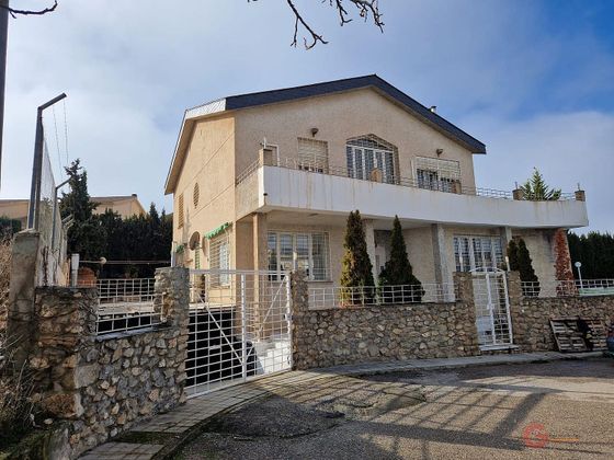 Foto 1 de Venta de casa en Gójar de 6 habitaciones con terraza y piscina