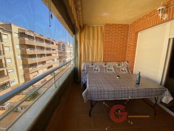 Foto 2 de Venta de piso en Almuñecar de 2 habitaciones con terraza y piscina