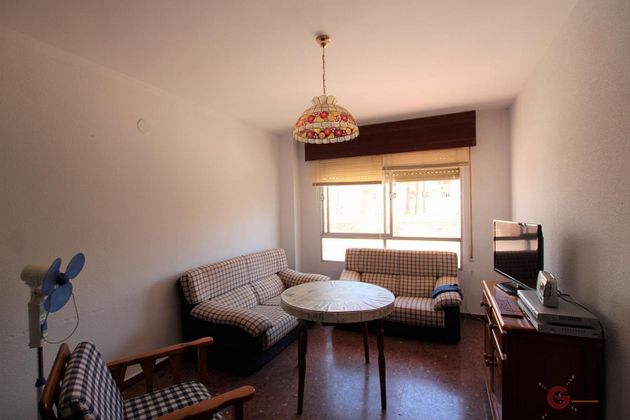 Foto 2 de Piso en venta en Salobreña de 4 habitaciones con garaje y ascensor