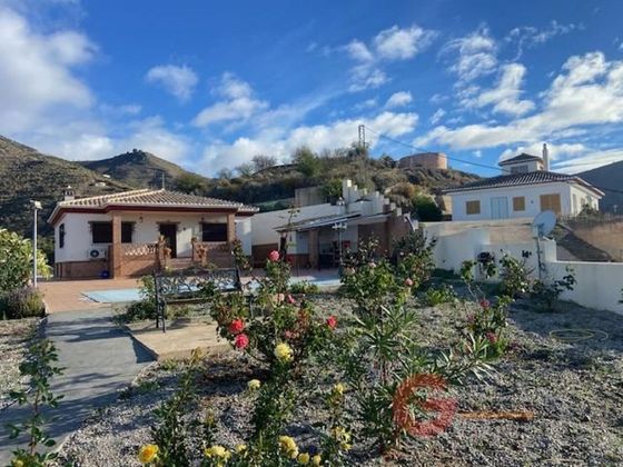 Foto 1 de Casa rural en venda a La Herradura de 3 habitacions amb terrassa i piscina