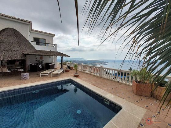 Foto 1 de Xalet en venda a Salobreña de 6 habitacions amb terrassa i piscina