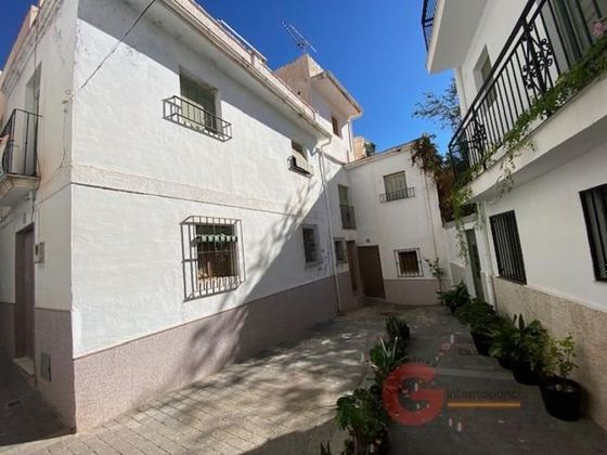 Foto 1 de Xalet en venda a Otívar de 6 habitacions amb terrassa i balcó