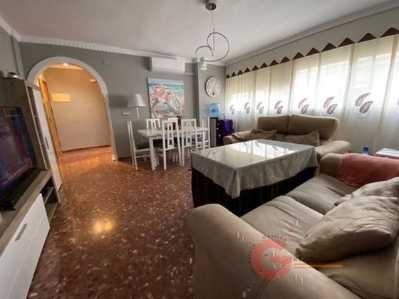 Foto 2 de Venta de piso en Almuñecar de 3 habitaciones con terraza y aire acondicionado