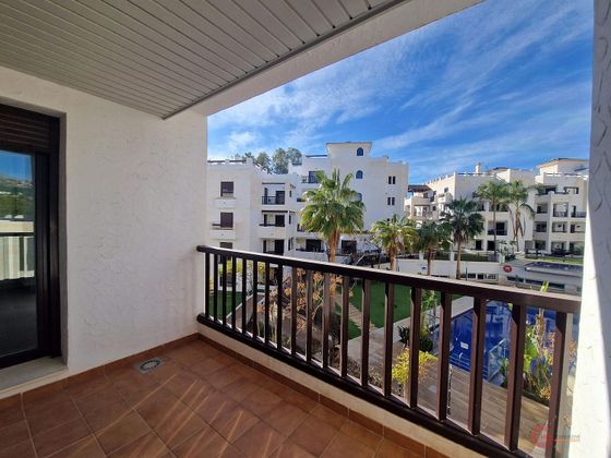 Foto 1 de Piso en venta en Salobreña de 3 habitaciones con terraza y piscina
