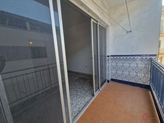 Foto 1 de Pis en venda a Salobreña de 4 habitacions amb terrassa i balcó