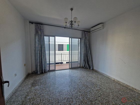 Foto 2 de Pis en venda a Salobreña de 4 habitacions amb terrassa i balcó